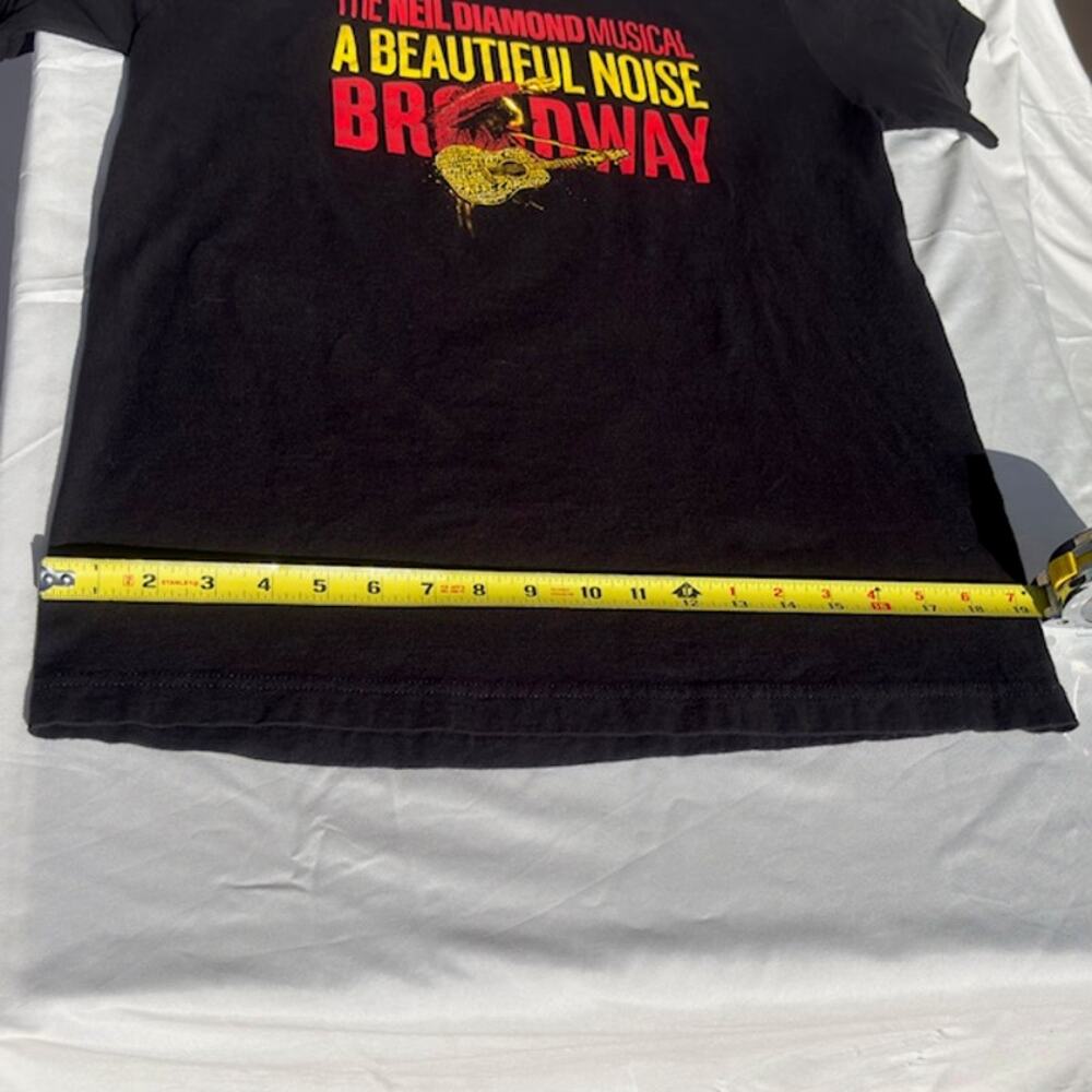Pre-owned Neil Diamond Musical A Beautiful Noise Broadway T-Shirt - Adult Size M - Picture 6 of 10